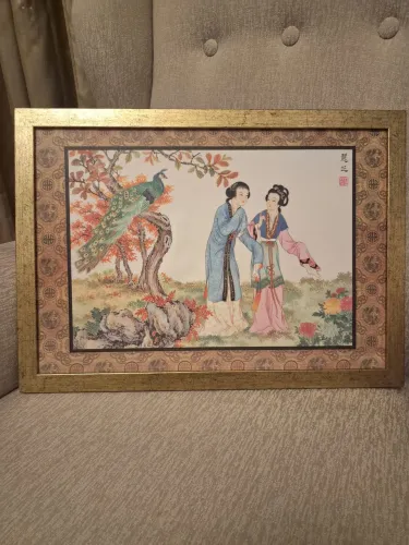 Quadro decorativo com cena chinesa, em moldura dourada