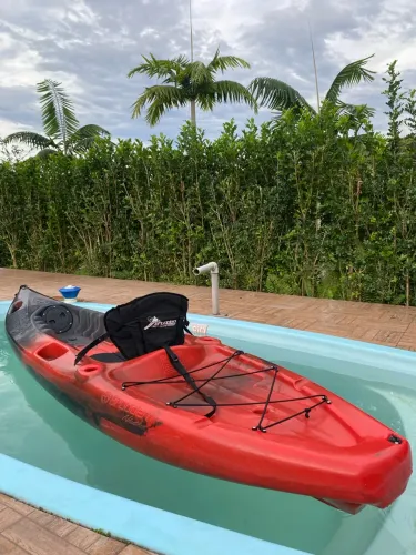 Caiaque Hunter Fishing em estado de novo com pouco uso