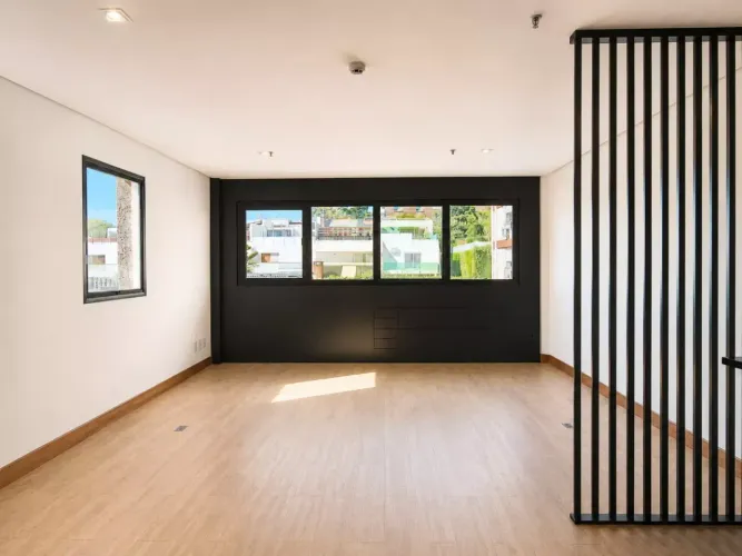 MOINHOS IMOBILIÁRIA ALUGA | Sala Comercial de 40,99m² no Três Figueiras