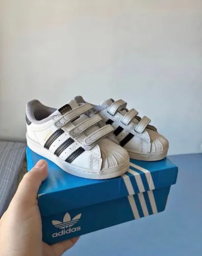 Tênis adidas superstar infantil