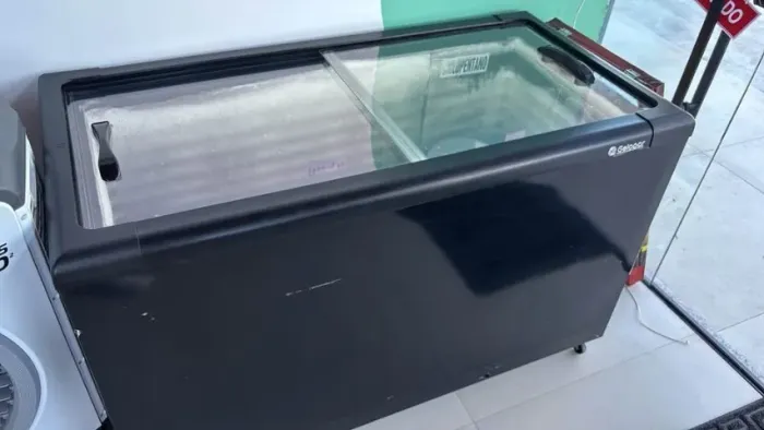 Freezer Horizontal Gelopar 395L GHD-400 LB PR Preto 220V
