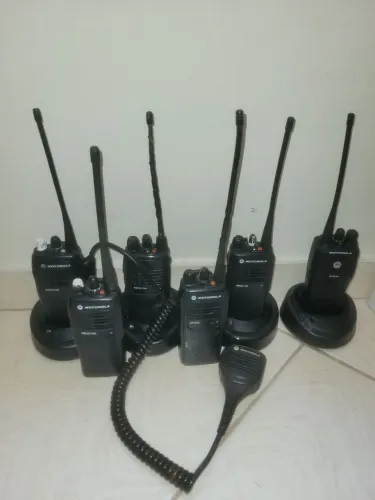 Vendo lote de rádios Motorola e antenas 