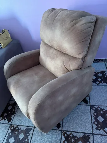 Vendo poltrona semi usada em perfeito estado 