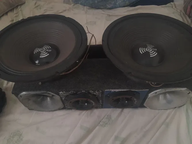  Vende se 2 alto-falantes grande 2 tuite 2 coneta 