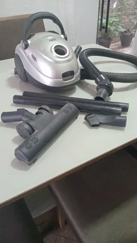 Vendo  um aspirador de po 