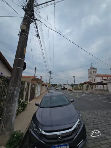 Casa em ótima localização próxima ao Centro em Lorena à Venda.