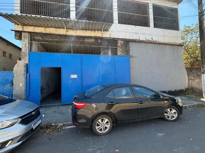 Galpão com Sobreloja 640m² Frente p/ Rua - Aluga Junto ou Separado