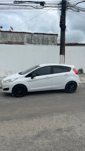 Ford Fiesta 1.6 16V Flex Aut. 5P 2014