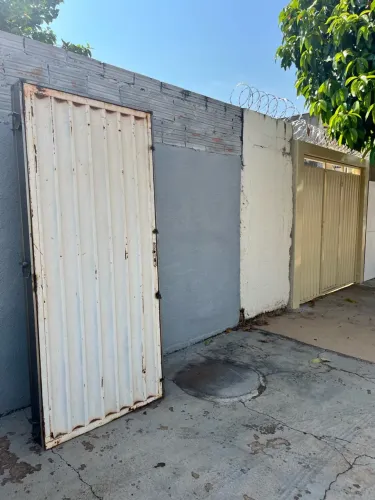 Porta de ferro/ Portãozinho