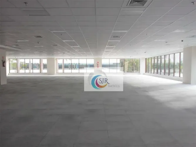 Conjunto Comercial de 668m² com 17 vagas em Edifício Triple A!!