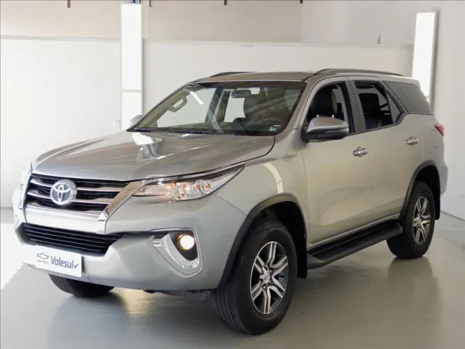Toyota Hilux SW4 SR 4X2 2.7/ 2.7 Flex 16V Aut. 2020