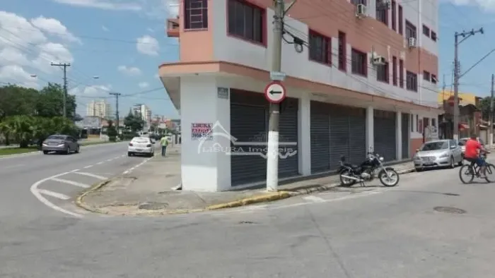SALAS COMERCIAIS NA NOVE DE JULHO CENTRO JACAREÍ SP