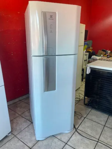 Geladeira Duplex Frost free DF42 382L Voltagem 220 Electrolux painel digital puxador inox 