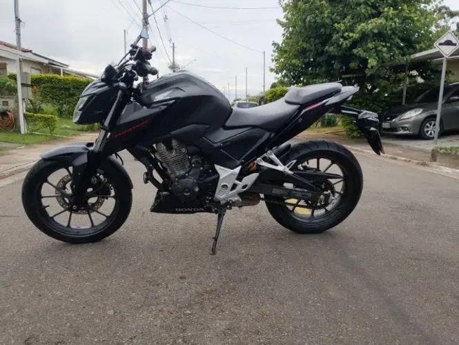 Honda CB300F estado de novo