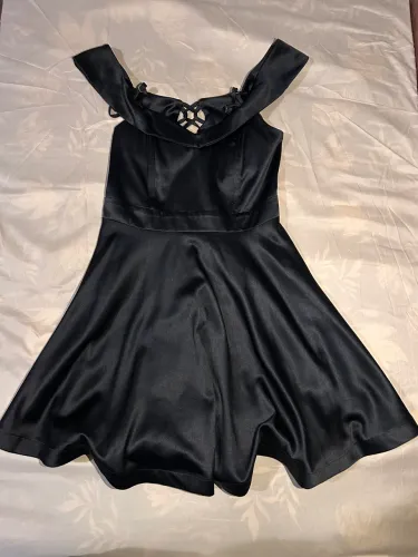 Vestido preto cetim veste P adulto