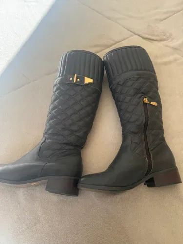 Bota cano longo Carmin 