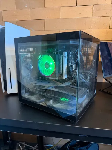 PC Gamer - Ryzen 7 8700F + RTX 5060 