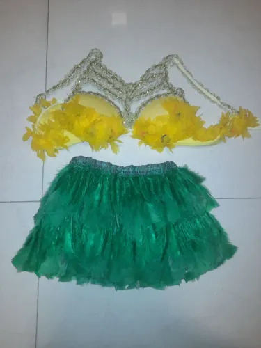 Roupa feminina de festival [USADO]