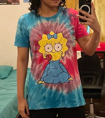 camiseta tie dye Simpsons maggie  