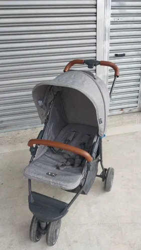 Carrinho abc design muito conservado 