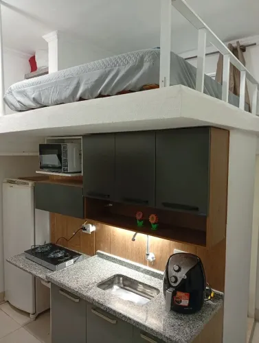 Alugo kitnet mobiliada, sem fiador, bairro residencial.