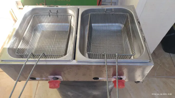 Fritadeira a gás duas cubas