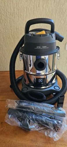 Aspirador de pó e água inox 1500W 12l total 8,5 l útil