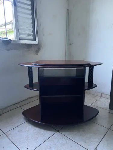 Rack giratório em ótimo estado