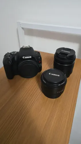 Canon Sl2 + lente 18-55mm + lente 50mm
