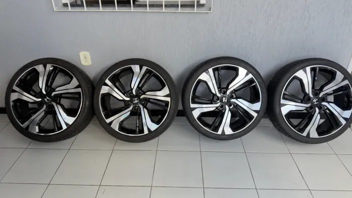 Rodas Aro 20 e Suspensão Ar 