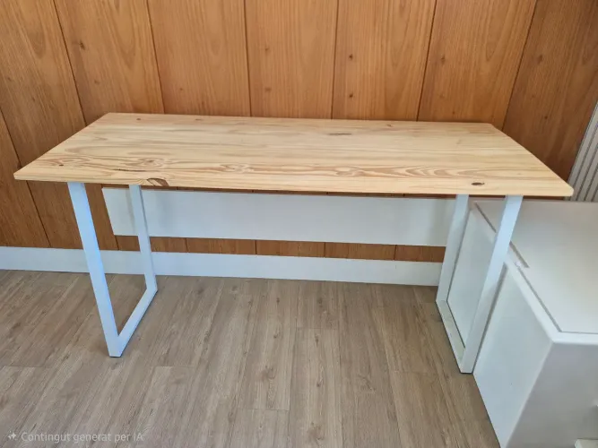 Mesa de madeira natural com pés metálicos - 150 x 60 x 83 cm
