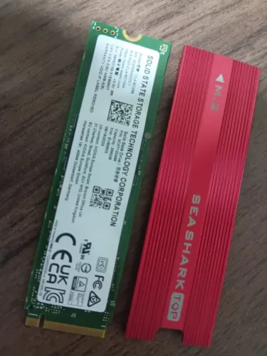 SSD NVMe M.2 256GB - PCIe 4.0 - Leitura 3700MB/s (acompanha dissipador de calor )