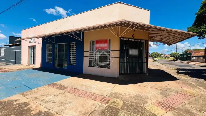PONTO COMERCIAL DE ESQUINA NO VILA NASSER