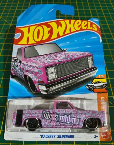 Hot Wheels - Chevy Silverado 83 (rosa)