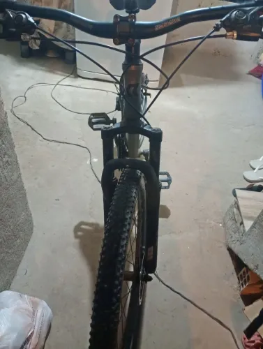 Bike excelente para passeio, trabalho dia dia etc..