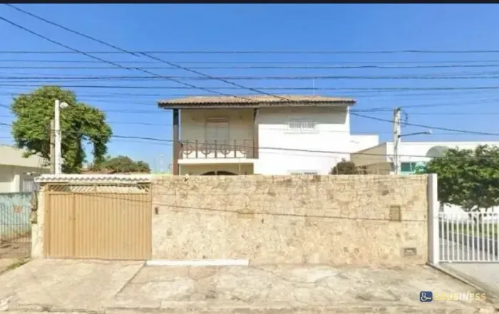 Casa para locação com 7 quartos, sendo 1 suíte - Parque Jóquei Club, Campos dos Goytacazes