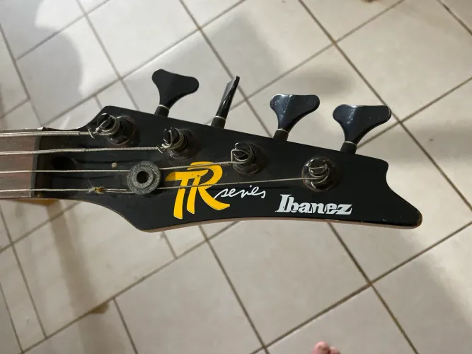 Baixo Ibanez TR Series