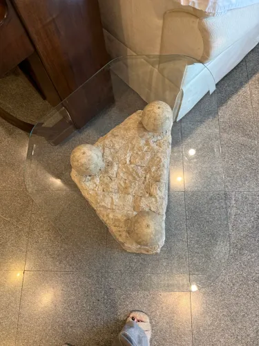 Mesa de Centro Pedra Natural com Tampo de Vidro 1,35m