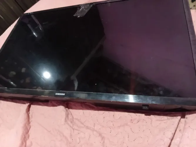 Smart TV Samsung 32 com defeito. WhatsApp: *39