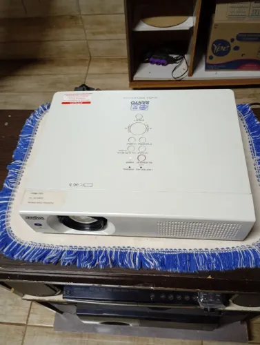 Projetor sanyo com HDMI