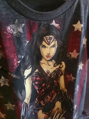 Camisa mulher maravilha
