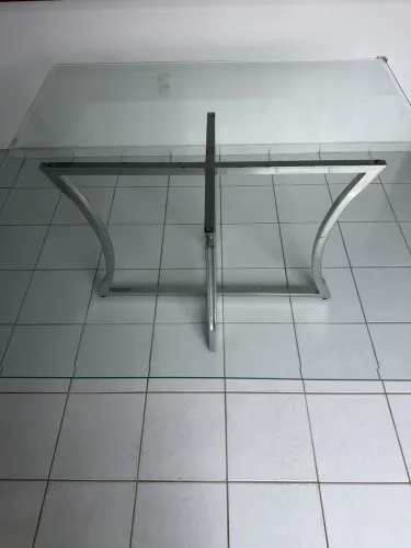 Mesa tampo de vidro + base inox