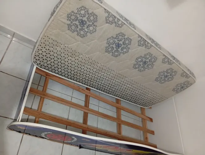 Cama infantil montessoriana Carros