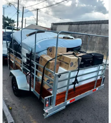 Frete e mudanças chama
