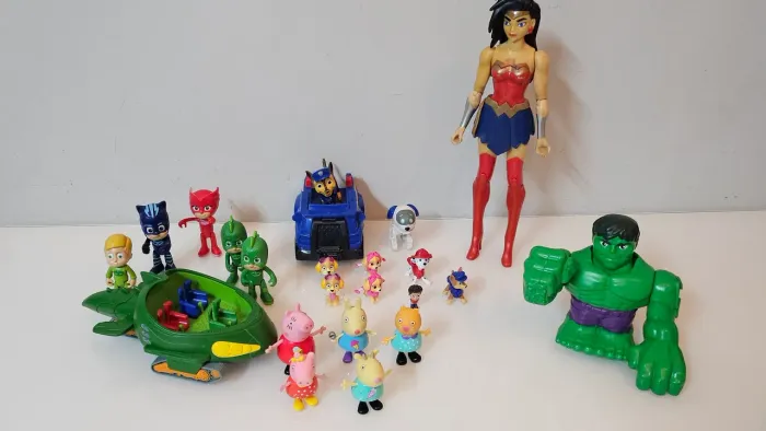 Lote de Brinquedos Infantis - PJ Masks, Patrulha Canina, Peppa Pig e mais!