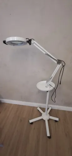Lupa de alumínio LED tripé e bandeja