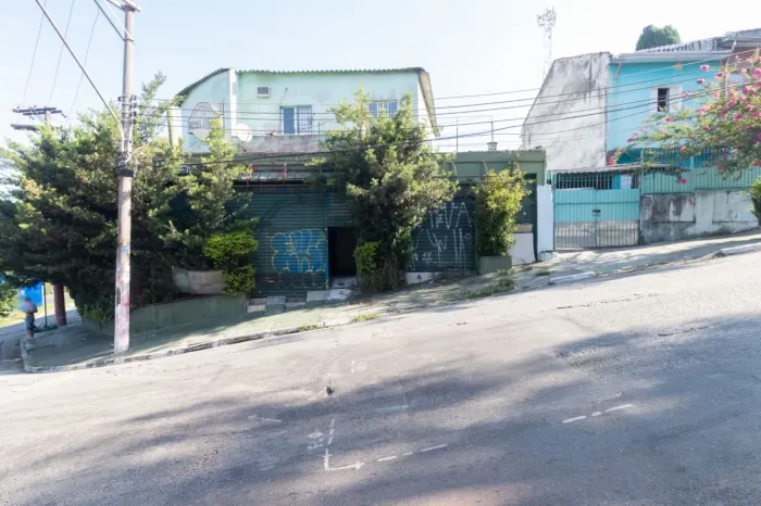 Loja na Rua Alberto I, 340  198 m²