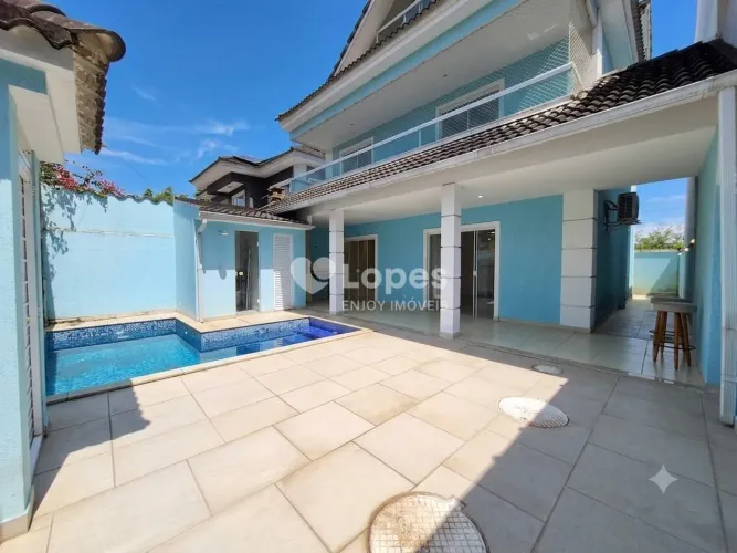 Casa em condomínio com 3 quartos (1 suíte) | 247 m² | Vargem Pequena