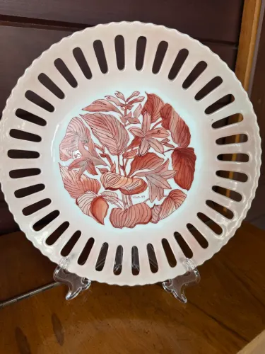 FRUTEIRA/PRATO PORCELANA VAZADA PINTADO À MÃO- 27 cm