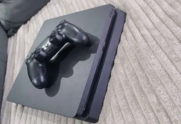 PS4 + Controle Original LEIA ? DESCRIÇÃO